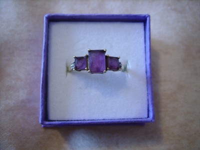 Amethyst and diamond 9ct yellow gold ring 