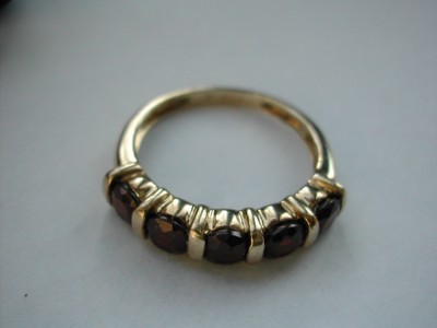 Gold & Garnet Band Ring
