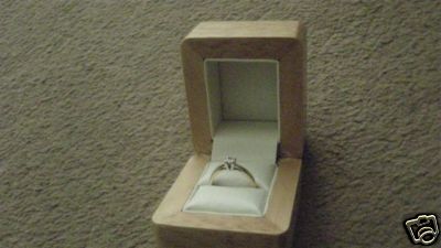 GOLD ENGAGEMENT RING 