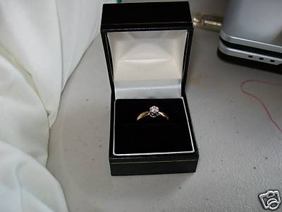 GOLD DIAMOND SOLITAIRE RING